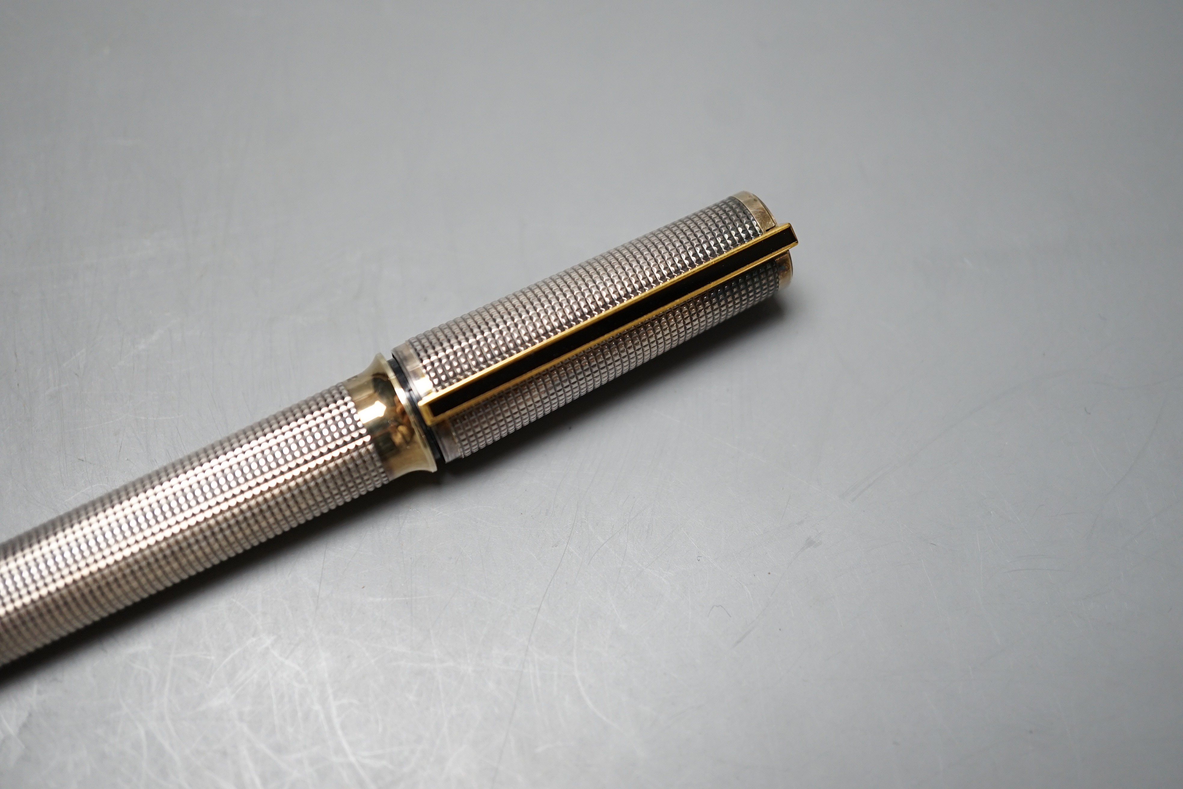 A Dupont Montparnase fountain pen